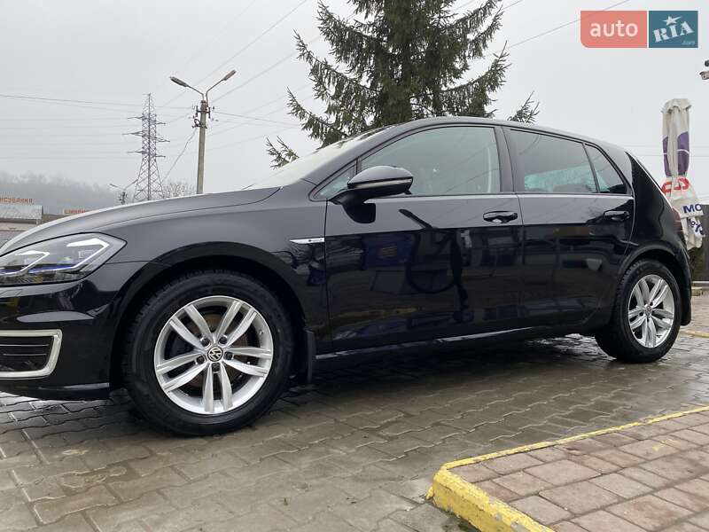 Хетчбек Volkswagen e-Golf 2019 в Чернівцях