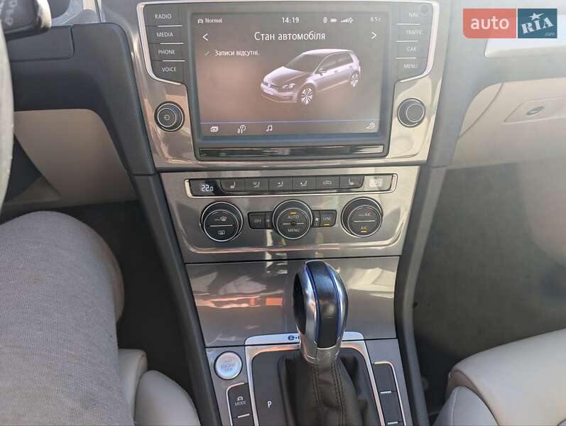 Хэтчбек Volkswagen e-Golf 2015 в Ужгороде фото 2 Хэтчбек Volkswagen e-Golf 2015 в Ужгороде