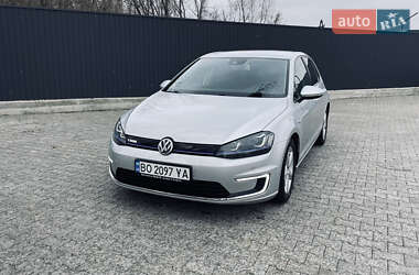 Хетчбек Volkswagen e-Golf 2015 в Чернівцях