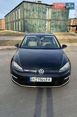 Хетчбек Volkswagen e-Golf 2015 в Києві