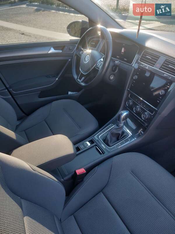 Хэтчбек Volkswagen e-Golf 2019 в Днепре