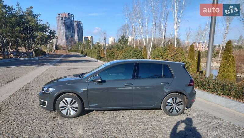 Хэтчбек Volkswagen e-Golf 2019 в Днепре