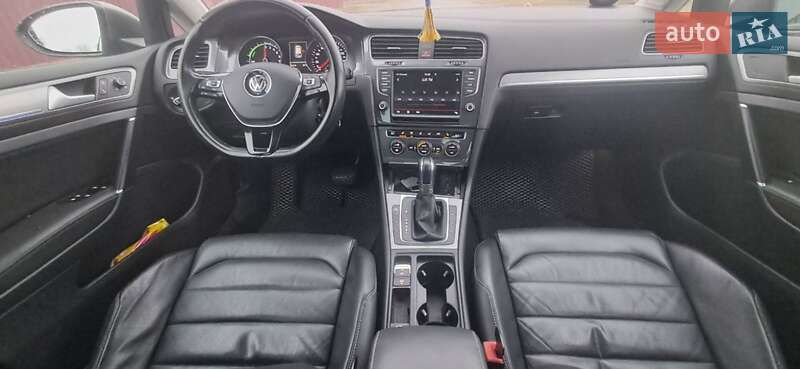 Хетчбек Volkswagen e-Golf 2015 в Києві