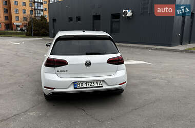 Хетчбек Volkswagen e-Golf 2017 в 