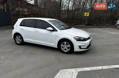 Хетчбек Volkswagen e-Golf 2017 в 