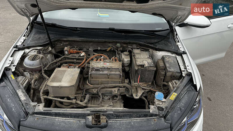 Хетчбек Volkswagen e-Golf 2017 в Кам'янець-Подільському