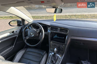 Хэтчбек Volkswagen e-Golf 2020 в 