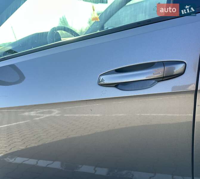 Хетчбек Volkswagen e-Golf 2014 в Чернівцях