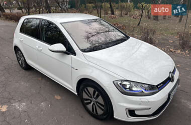 Хетчбек Volkswagen e-Golf 2017 в 