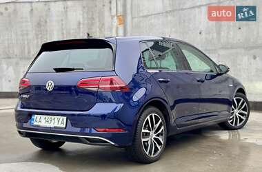 Хэтчбек Volkswagen e-Golf 2018 в Киеве