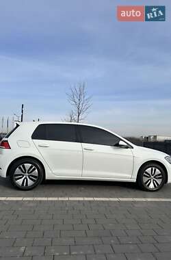 Хэтчбек Volkswagen e-Golf 2020 в 