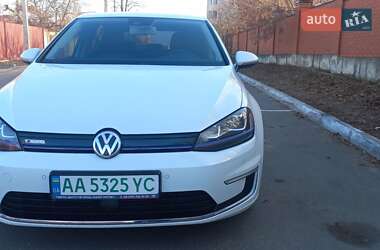 Хэтчбек Volkswagen e-Golf 2015 в Киеве