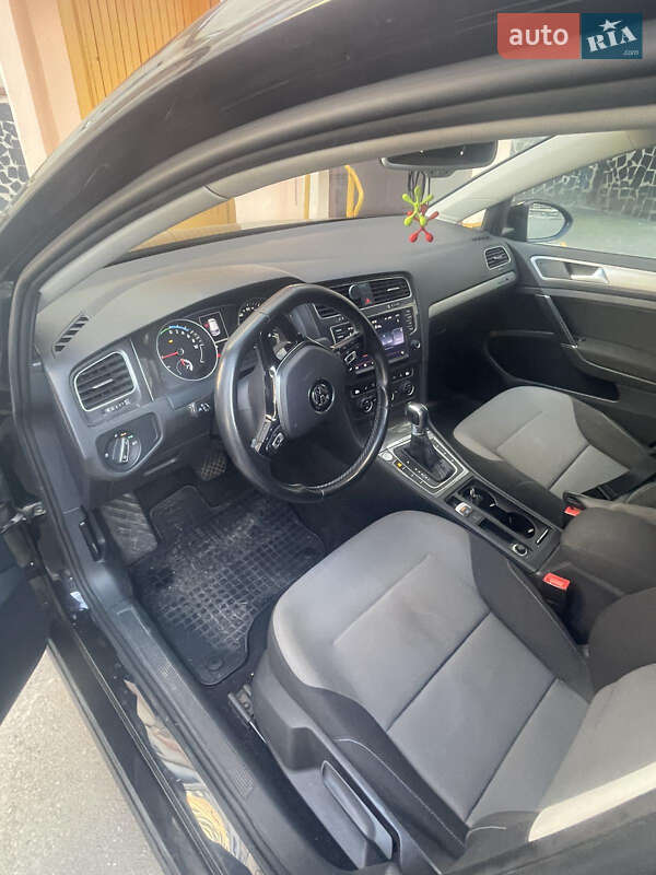 Хетчбек Volkswagen e-Golf 2014 в Полтаві