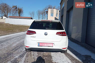 Хэтчбек Volkswagen e-Golf 2014 в Радехове