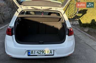 Хэтчбек Volkswagen e-Golf 2015 в 