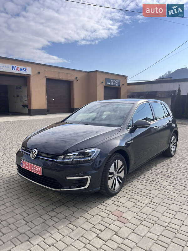 Хэтчбек Volkswagen e-Golf 2020 в 