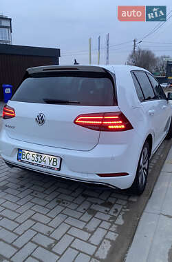 Хетчбек Volkswagen e-Golf 2018 в 