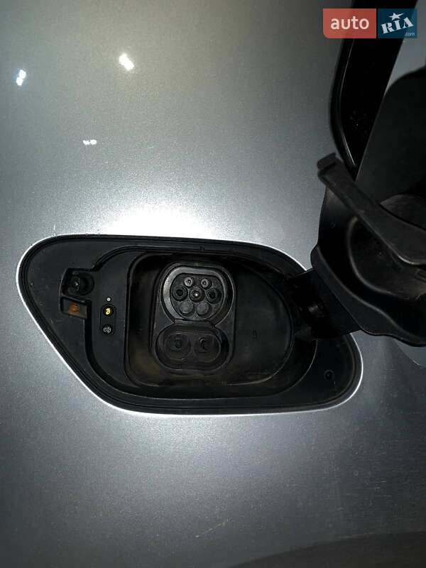 Хэтчбек Volkswagen e-Golf 2015 в Черновцах