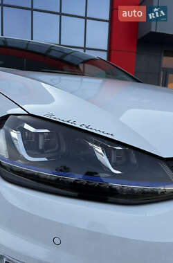 Хэтчбек Volkswagen e-Golf 2014 в 