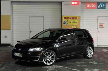 Хэтчбек Volkswagen e-Golf 2015 в 