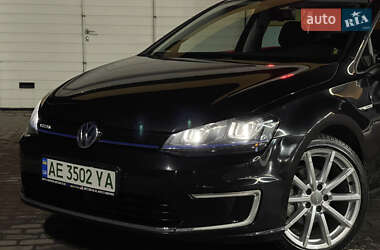 Хэтчбек Volkswagen e-Golf 2015 в 