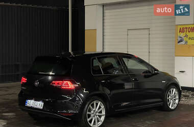 Хэтчбек Volkswagen e-Golf 2015 в 