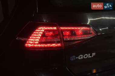 Хэтчбек Volkswagen e-Golf 2015 в 