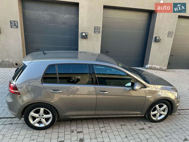 Хэтчбек Volkswagen e-Golf 2014 в Каменец-Подольском