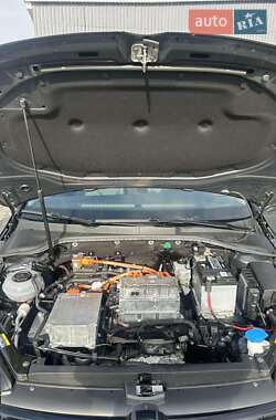 Хетчбек Volkswagen e-Golf 2021 в 