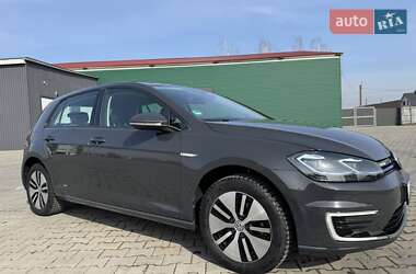 Volkswagen e-Golf 2021