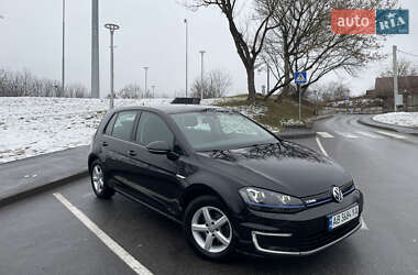 Хэтчбек Volkswagen e-Golf 2016 в 