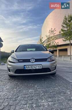 Хэтчбек Volkswagen e-Golf 2015 в Киеве
