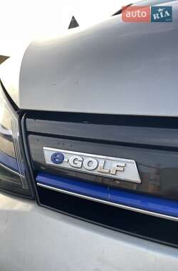 Хэтчбек Volkswagen e-Golf 2015 в Киеве