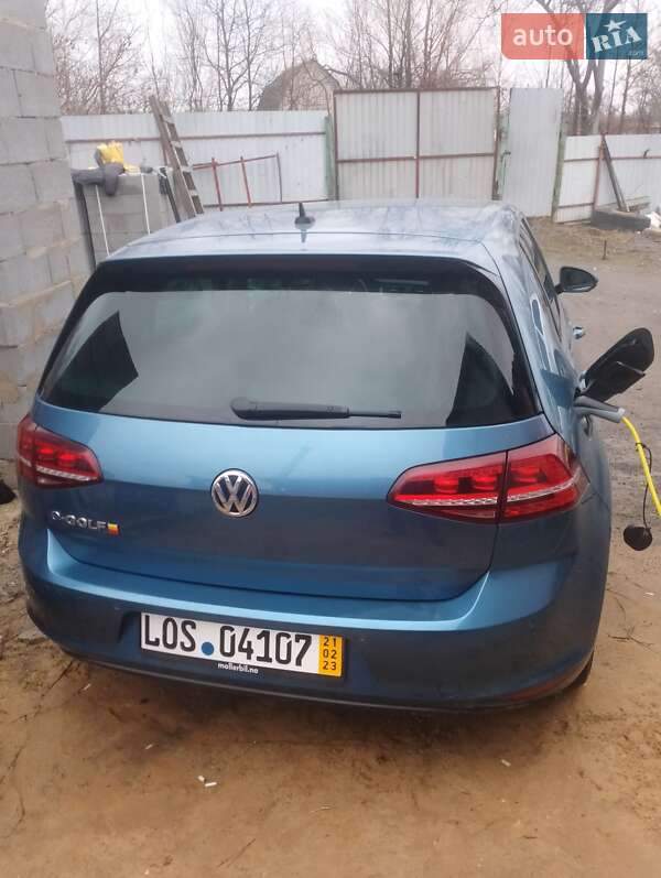 Хэтчбек Volkswagen e-Golf 2015 в Звягеле фото 3 Хэтчбек Volkswagen e-Golf 2015 в Звягеле