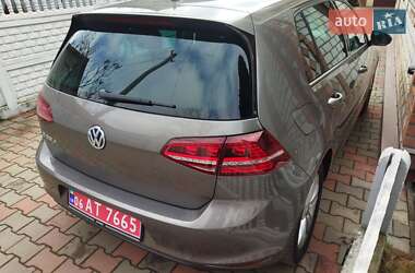 Хетчбек Volkswagen e-Golf 2016 в 