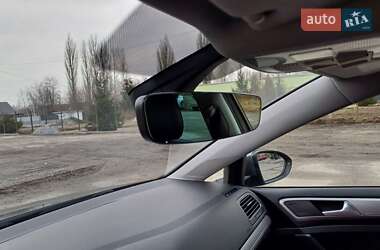 Хетчбек Volkswagen e-Golf 2016 в 