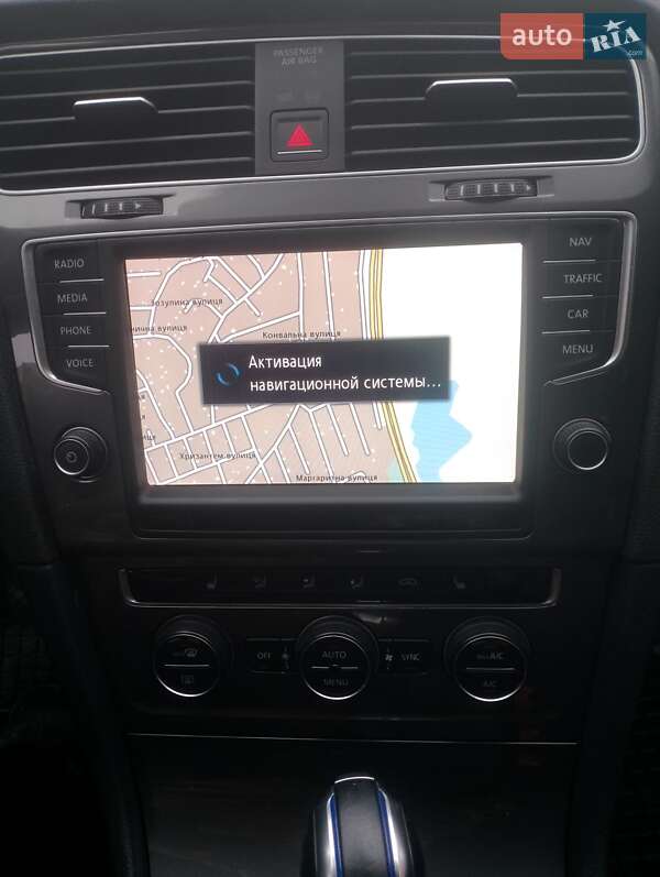 Хэтчбек Volkswagen e-Golf 2015 в Звягеле фото 16 Хэтчбек Volkswagen e-Golf 2015 в Звягеле