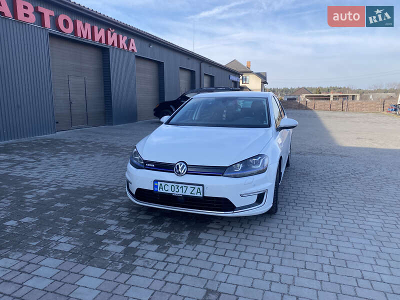 Volkswagen e-Golf 2016