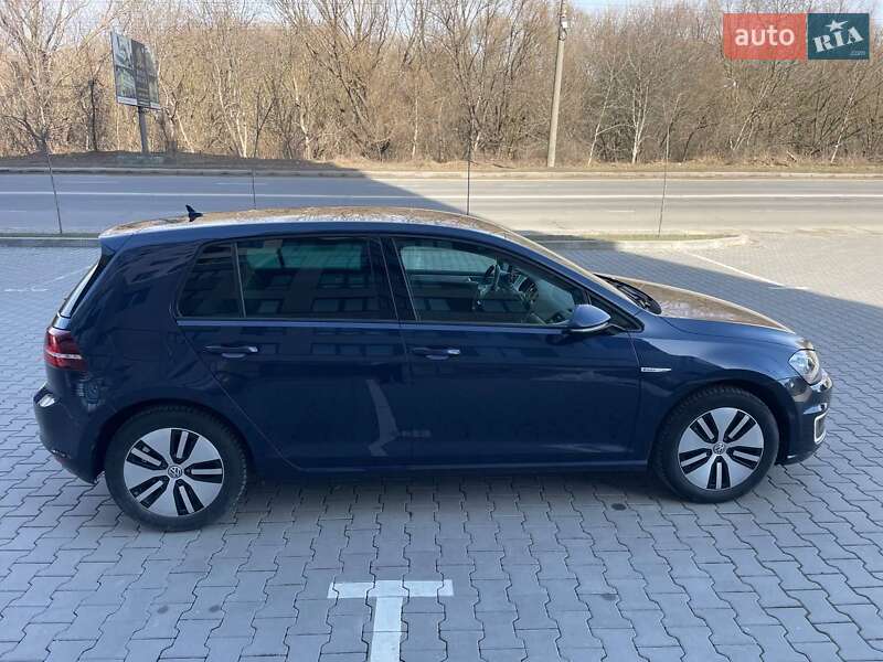 Хетчбек Volkswagen e-Golf 2015 в Хмельницькому