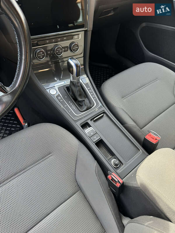 Хэтчбек Volkswagen e-Golf 2019 в Шполе