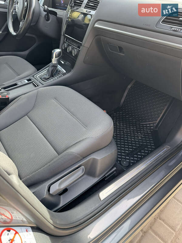 Хэтчбек Volkswagen e-Golf 2019 в Шполе