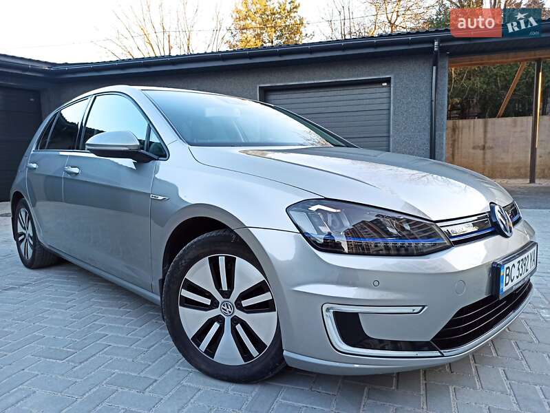 Хетчбек Volkswagen e-Golf 2015 в Івано-Франківську