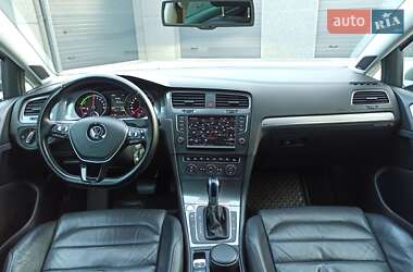 Хетчбек Volkswagen e-Golf 2015 в Івано-Франківську