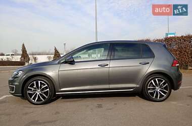 Хэтчбек Volkswagen e-Golf 2020 в Киеве