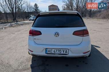 Хетчбек Volkswagen e-Golf 2018 в 