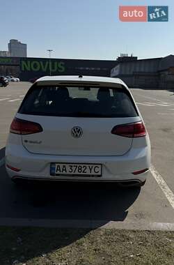 Хетчбек Volkswagen e-Golf 2020 в 