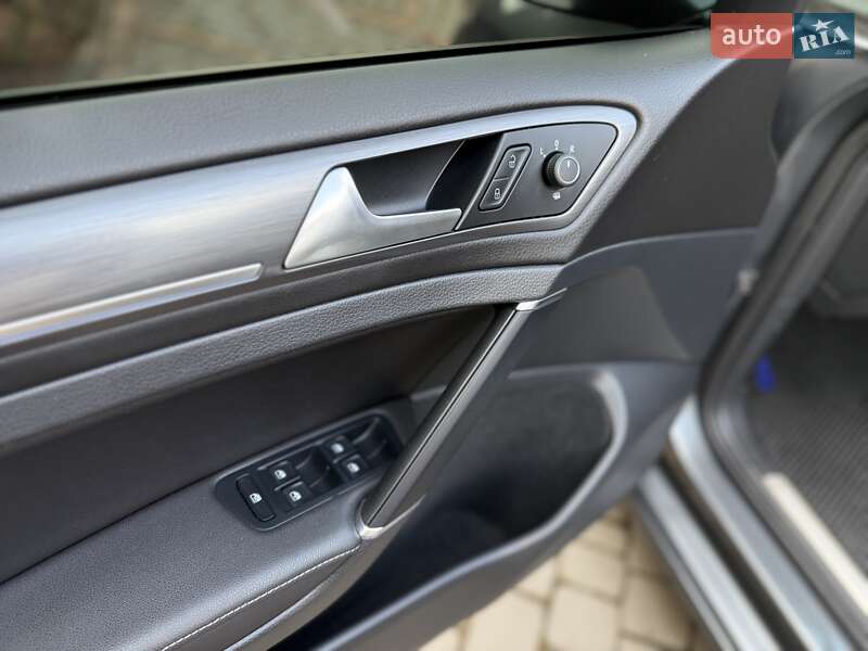 Хэтчбек Volkswagen e-Golf 2019 в Виннице