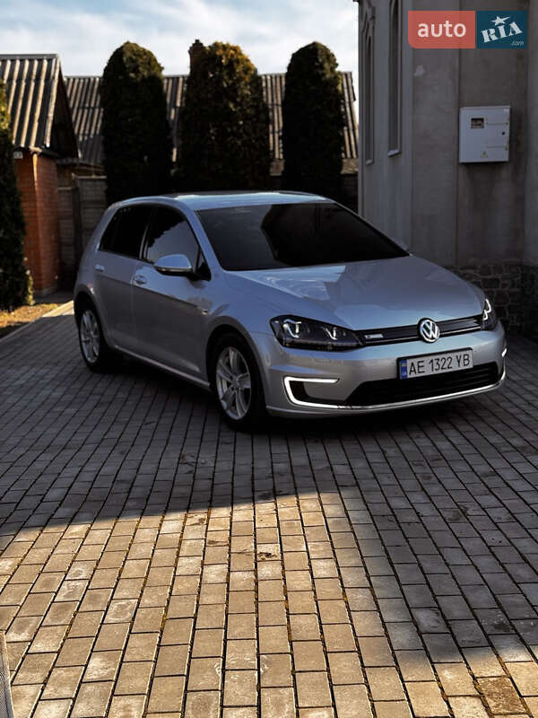 Хэтчбек Volkswagen e-Golf 2016 в Кривом Роге
