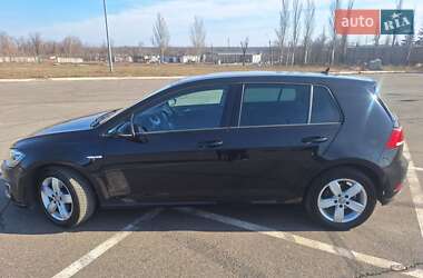 Хэтчбек Volkswagen e-Golf 2017 в 
