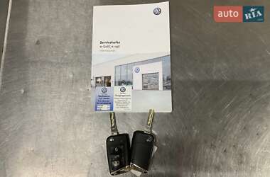 Хэтчбек Volkswagen e-Golf 2017 в 